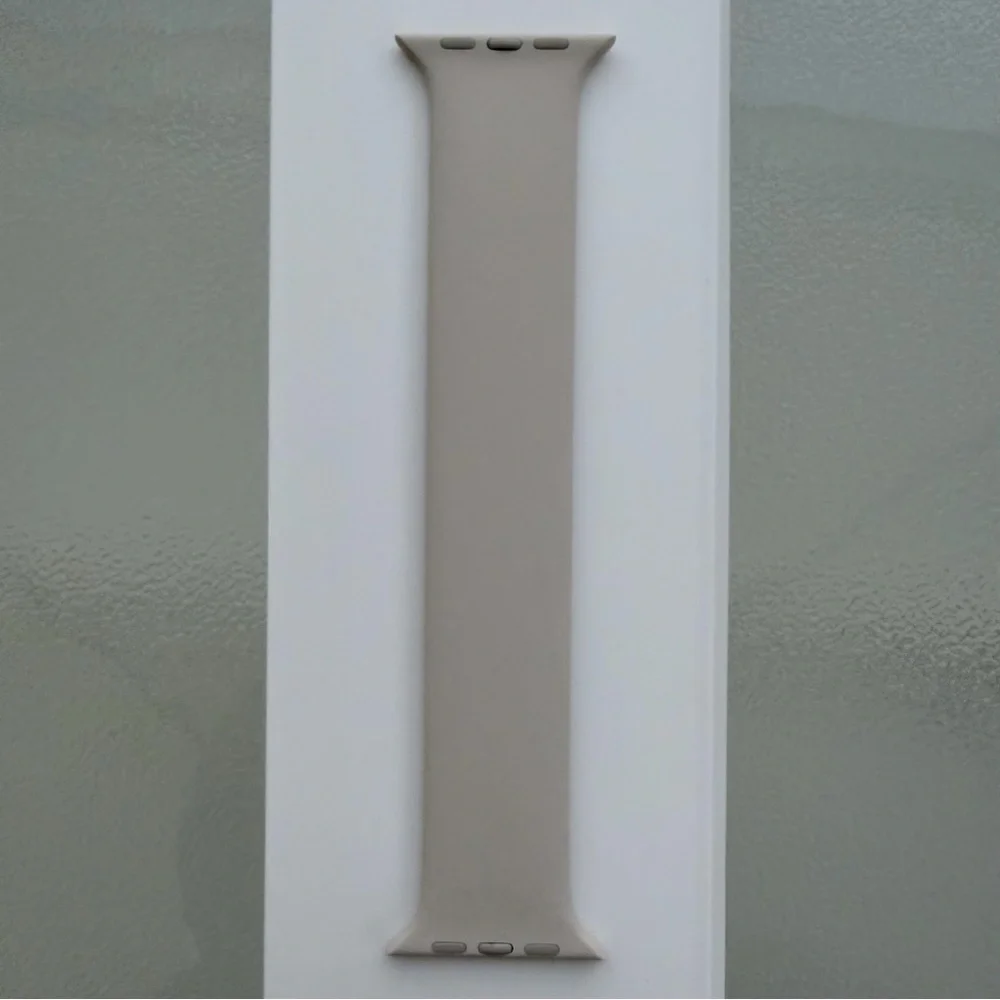 Apple Watch Starlight Solo Loop Silicone Fitted Band ~ Size 44mm/6